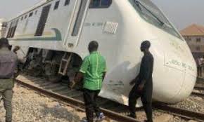 Abuja-Kaduna train derails