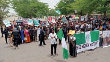 Angry Nigerian women protest n3ked at US Embassy over 2023 election