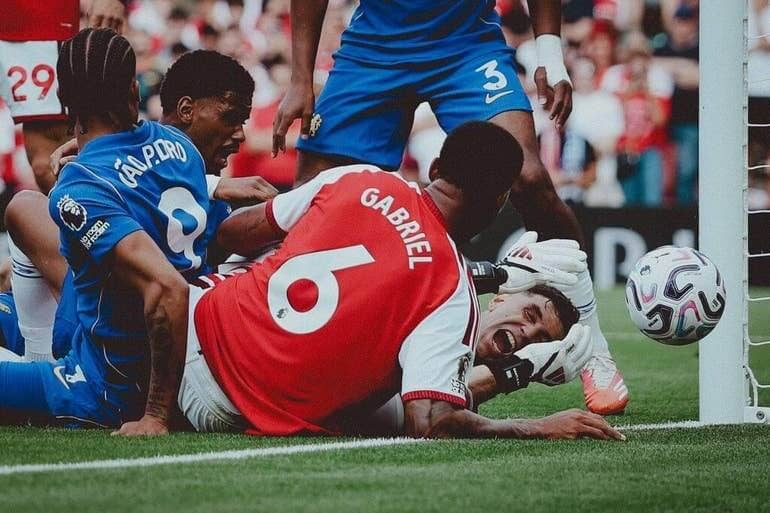 Premier League Panel rules Gabriel did not deserve red card for Martinez incident