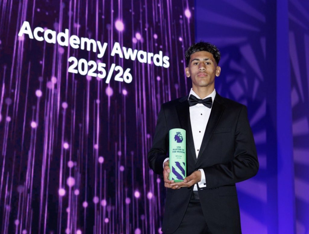 Roy Keane sends blunt message to Man Utd wonderkid JJ Gabriel amid exit saga