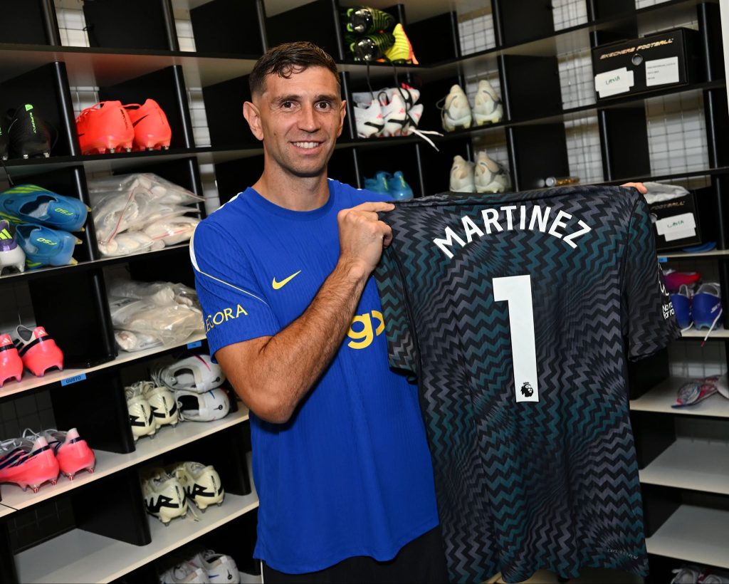 Emi Martinez switches to No.1 as Chelsea confirm goalkeeper change