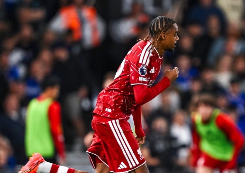 Carragher warns Barcola over Liverpool starting spot after debut