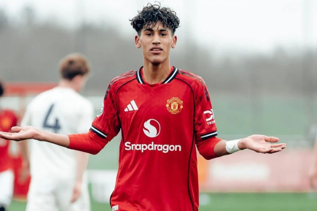 Man United reject JJ Gabriel exit request as Barcelona move emerges