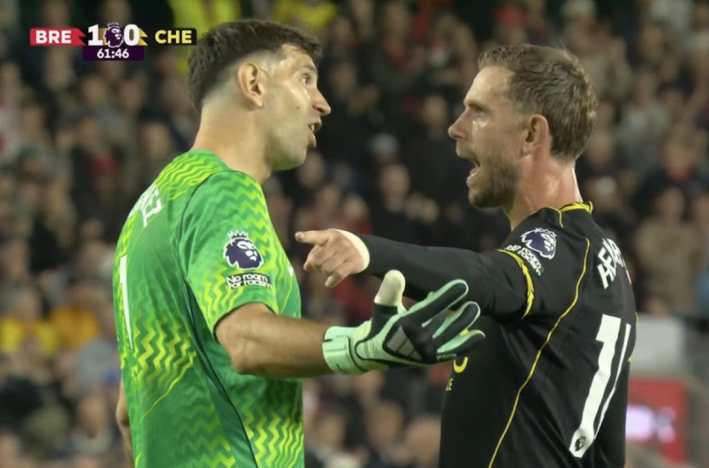 Jordan Henderson loses it with Emi Martinez during Chelsea debut