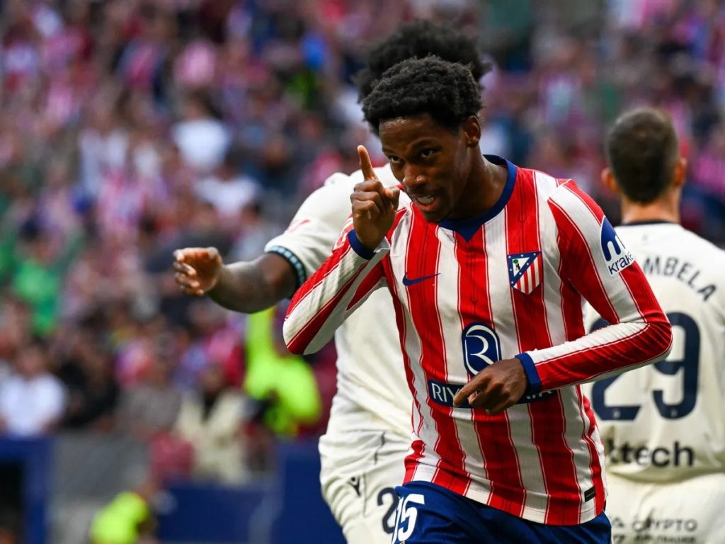 Atletico Madrid beat 10-nan Real Madrid to cut Barcelona gap in La Liga