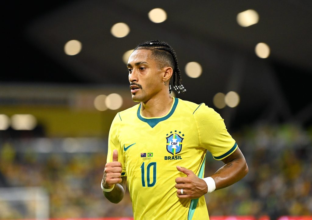 Raphinha returns to Barcelona after suffering thigh injury with Brazil