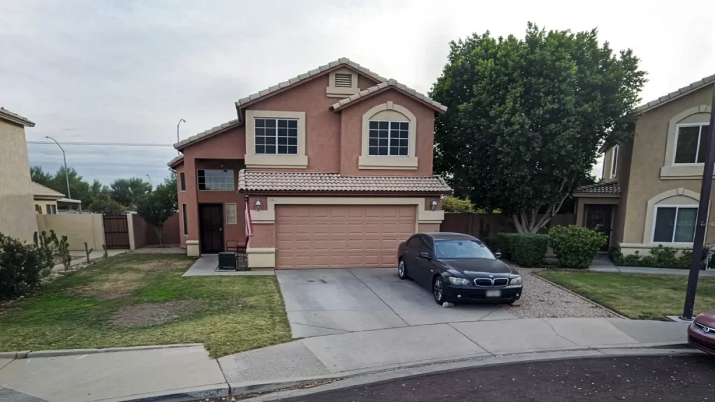 HOA forecloses on Arizona homeowner’s 0K house over unpaid 7 debt and sells it for just k