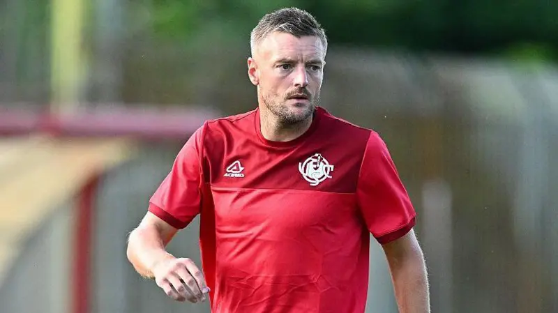 Jamie Vardy joins Burnley on short-term deal