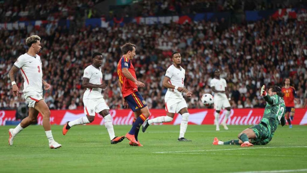 Harry Kane penalty miss cost England in 3-2 Spain defeat