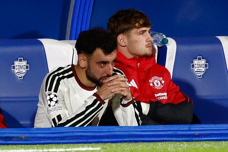 Bruno Fernandes fires back at Man Utd legends after Como humiliation