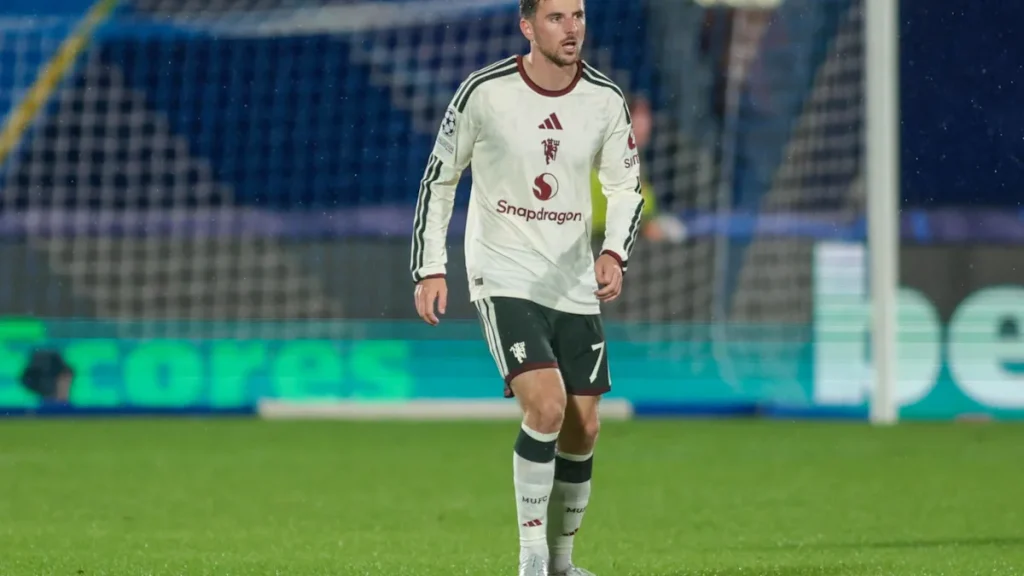 Como 4-1 Manchester United: Player Ratings as Bruno Fernandes and co. crumble in Champions League defeat