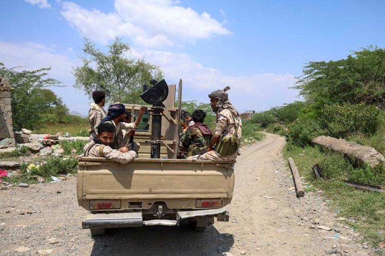 Saudi-backed Yemen government launches offensive to reclaim territory from Houthis