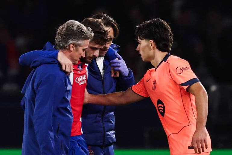 PSG confirm Kvaratskhelia has suffered ACL injury in Barcelona win
