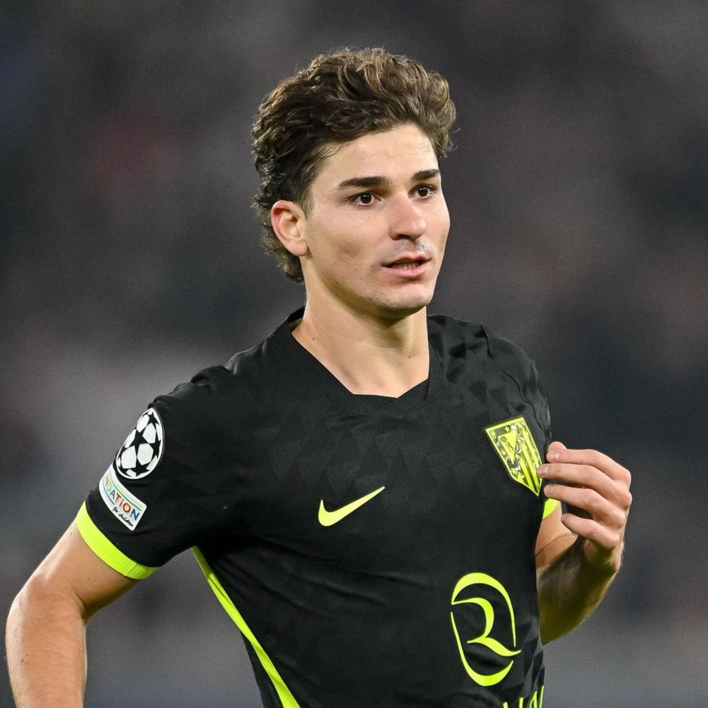 PSG target winter move for Julian Alvarez after Kvaratskhelia ACL setback