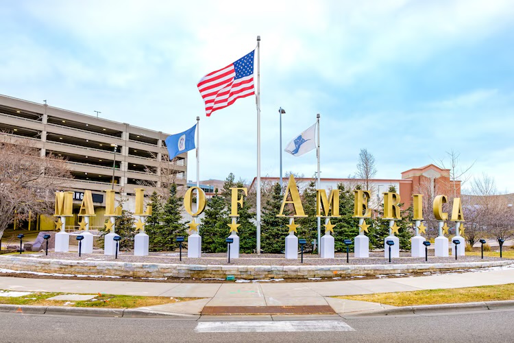Man arrested over alleged ISIS-inspired plot to attack Mall of America
