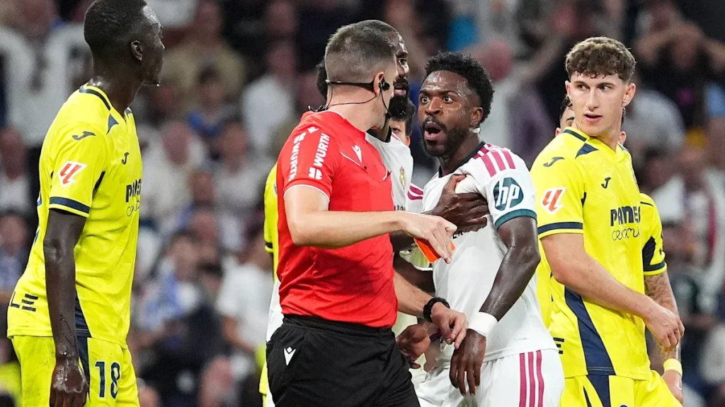 Transcript of referee VAR discussion on Vinícius Jr.’s red card emerges