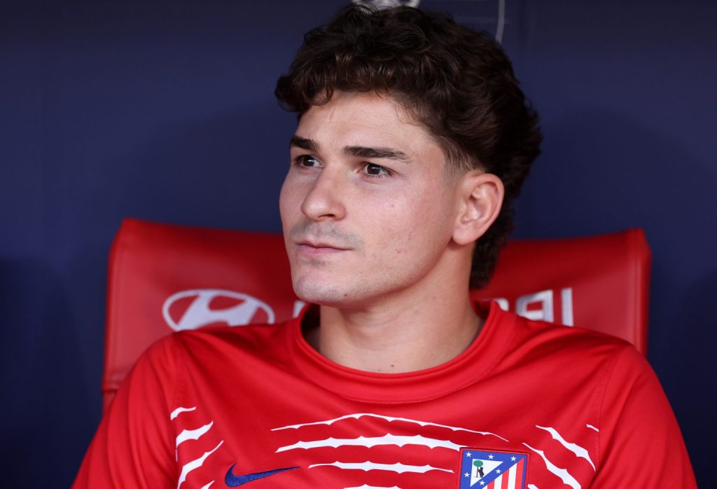 Arsenal fear Barcelona advantage in race for Julian Alvarez