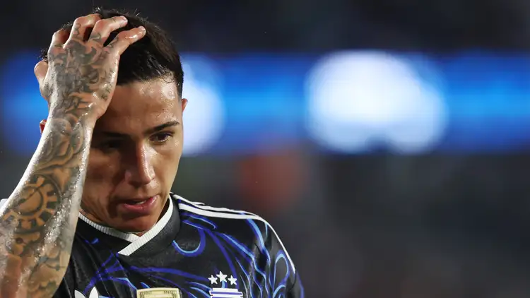 Enzo Fernandez urges Lionel Scaloni to stay as Argentina prepare for Messi exit