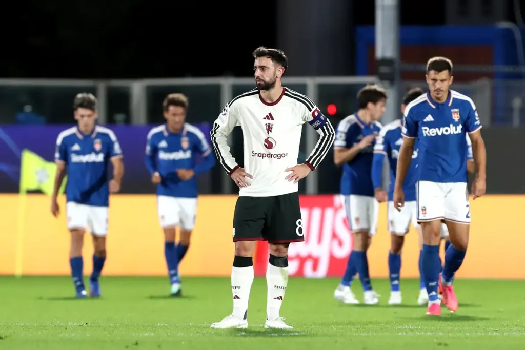 ​’They’re like babies!’ – Wayne Rooney slams ‘selfish’ Fernandes and Martinez as Man Utd crisis deepens